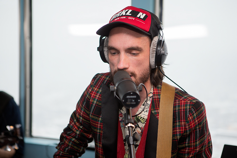 Уриевский ахуительно. Simon loose. Уриевский в очках. Matthew simon. Simon loose.